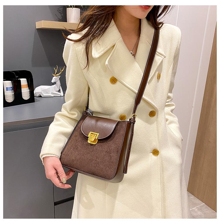 Korean version trendy fashion casual commuter women's shoulder bag European and American retro messenger bag color matching PU small square bag