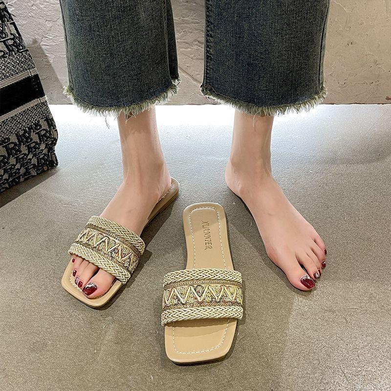 

Girl flat bottom one-word drag, new summer models go out, retro trendy temperament versatile large size slippers women 43