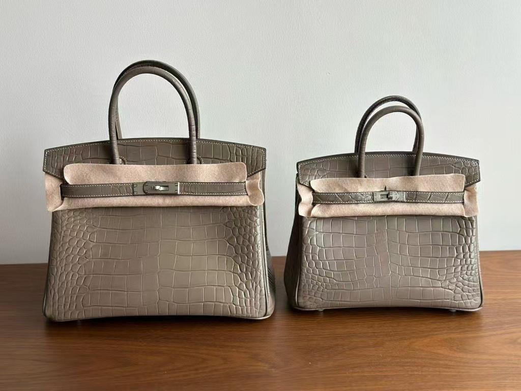 Foggy Crocodile Pattern Platinum Inner Seam Steel Hardware High-quality Dukpu Motorcycle Hand-held Fashionable Women's Bag Light Luxury