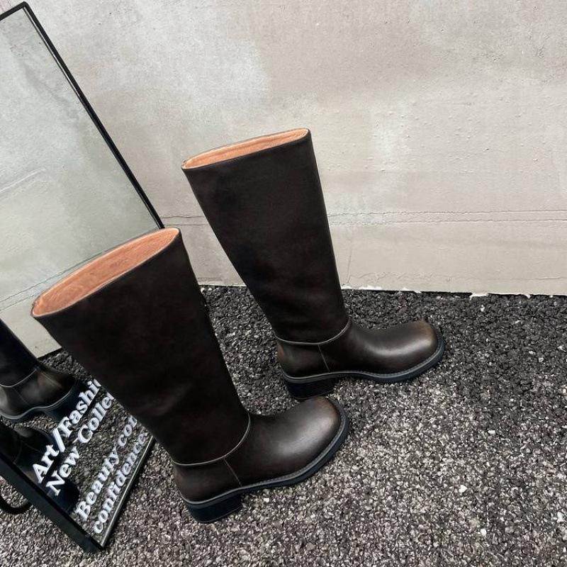 

Новые женские кожаные ботинки Мартин однотонные на толстой подошве нескользящие из коровьей кожи высокие ботинки на среднем каблуке большого размера женские ботинки ботинки-чулки кожаные ботинки 40 чёрный