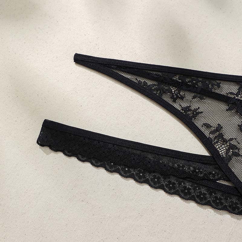 2026 LY New Wholesale Black Polyamide Floral Low-waisted Hollow Bow Open Crotch Plus Size1XL-4XL Women's Lace Panty G-string