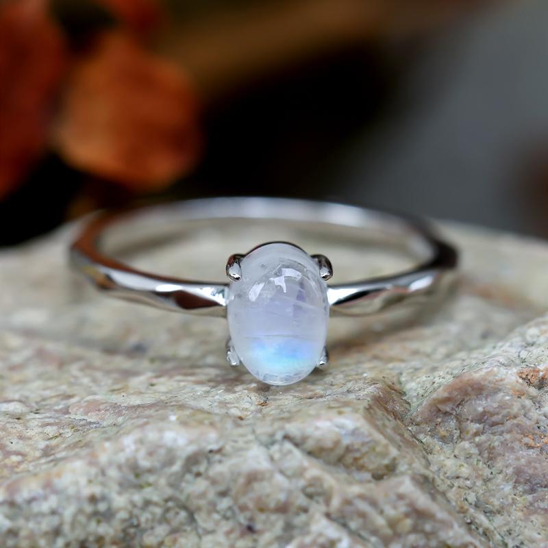 Klasyczne pierścionki z owalnym kamieniem księżycowym ze srebra próby 925 dla kobiet i dziewcząt, luksusowy prezent dla miłośników biżuterii z czterema pazurami