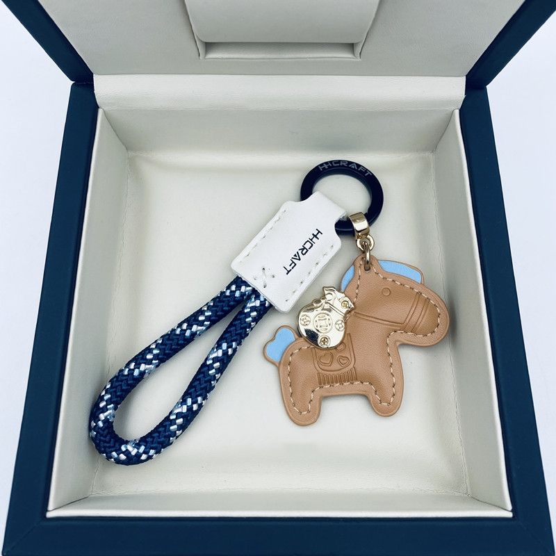 Handmade Leather Car Key Chain Pendant, Exquisite and Simple, Personalized Key Chain Rope for Men and Women