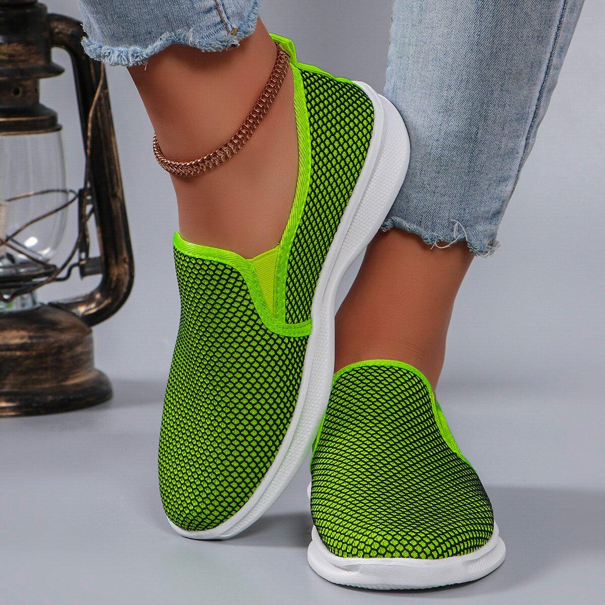 Модные женские кроссовки — фото 5