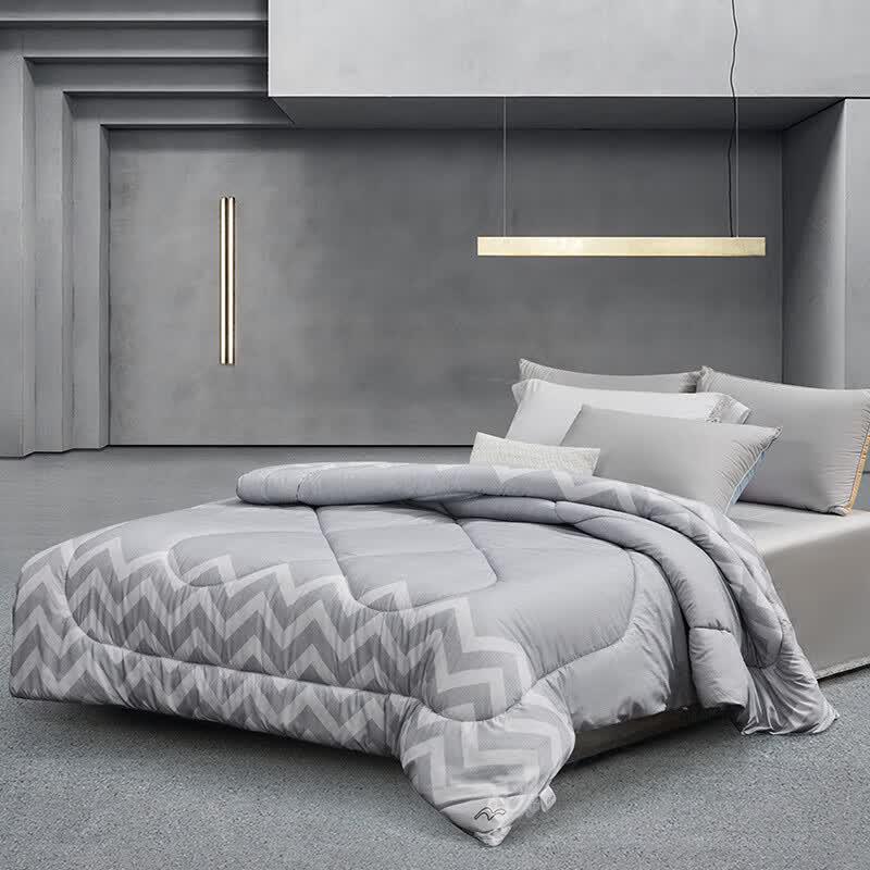 Mercury Home Textiles Elegant Negative Ion Quilt