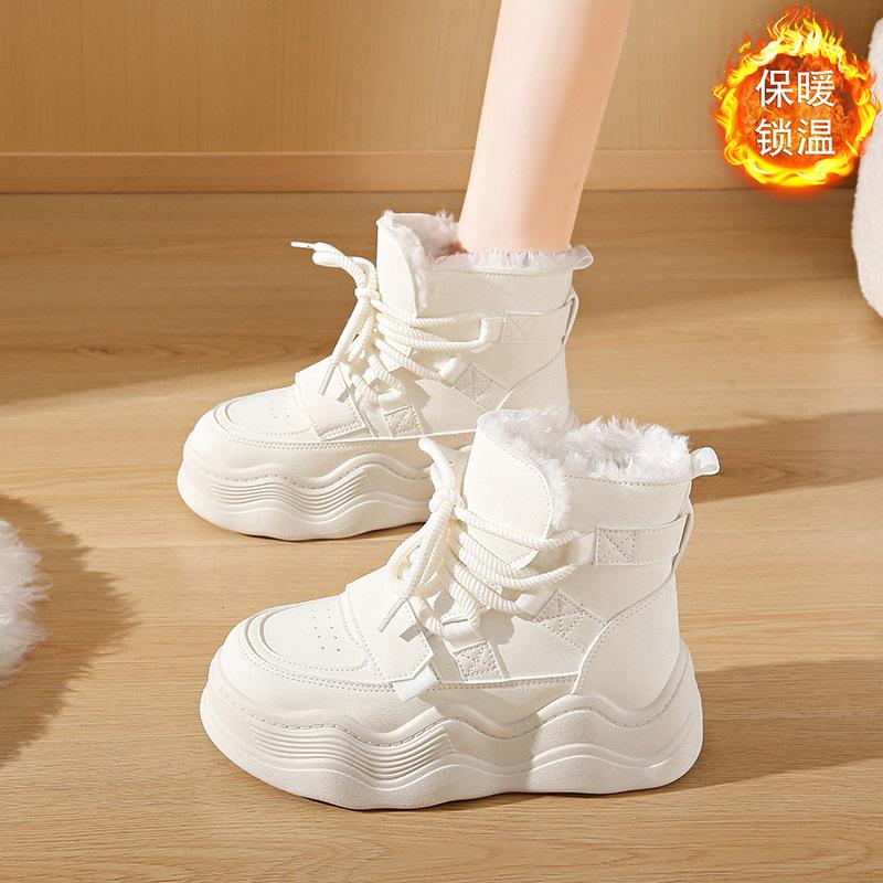 2025 winter velvet little white shoes new Korean version ins female students platform heightening sports board shoes casual M118
