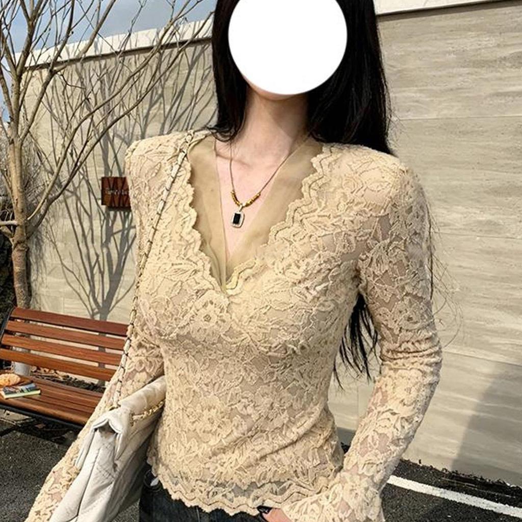 T-shirt de base en dentelle à manches longues et col en V ajusté pour femme 2025