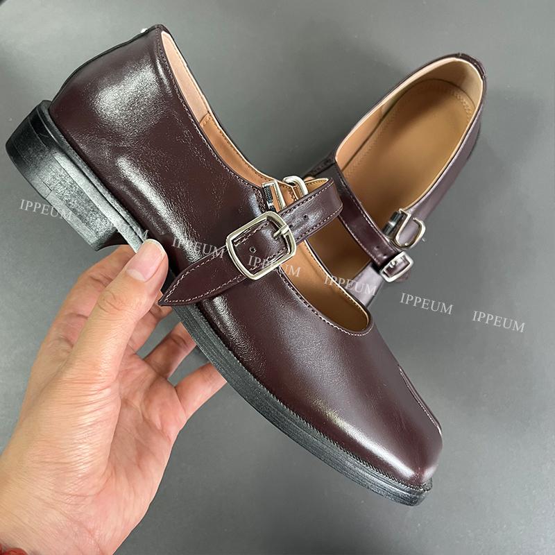 IPPEUM Tabi Mary Janes Shoes Women Buckle Plus Size 35-44 Burgundy Black pu Leather Split Toe Flats Tabis Loafers
