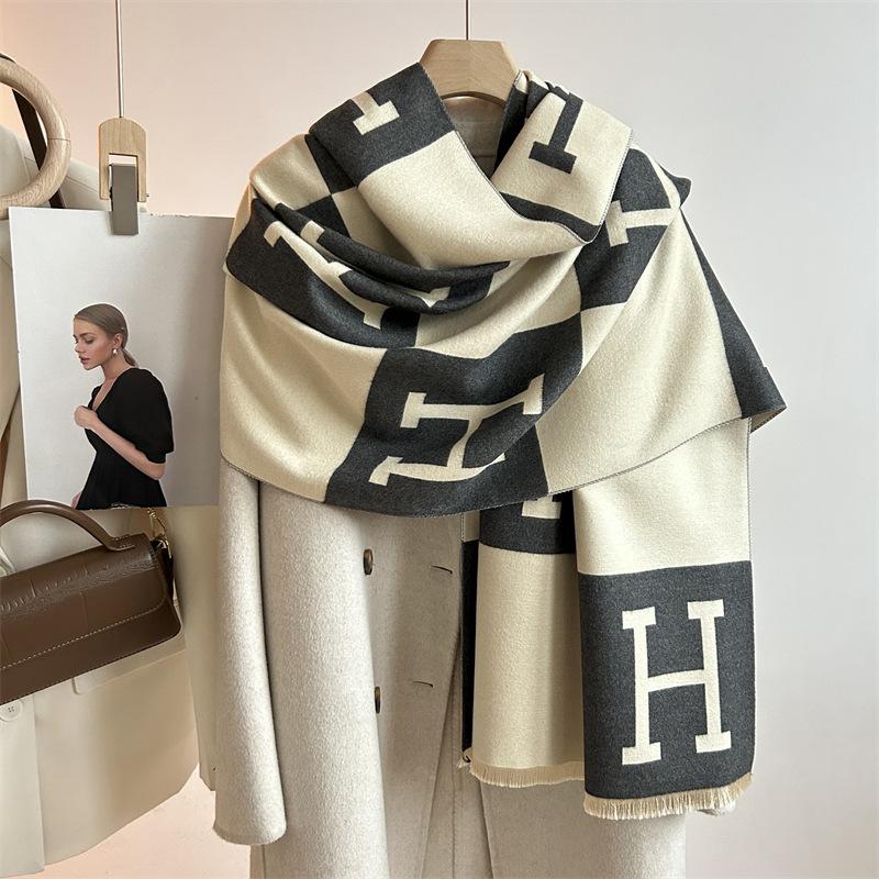 Premium Black and White H Letter Imitation Cashmere Big Shawl Autumn and Winter Atmosphere Plaid Tassel Outer Scarf Scarf Woman