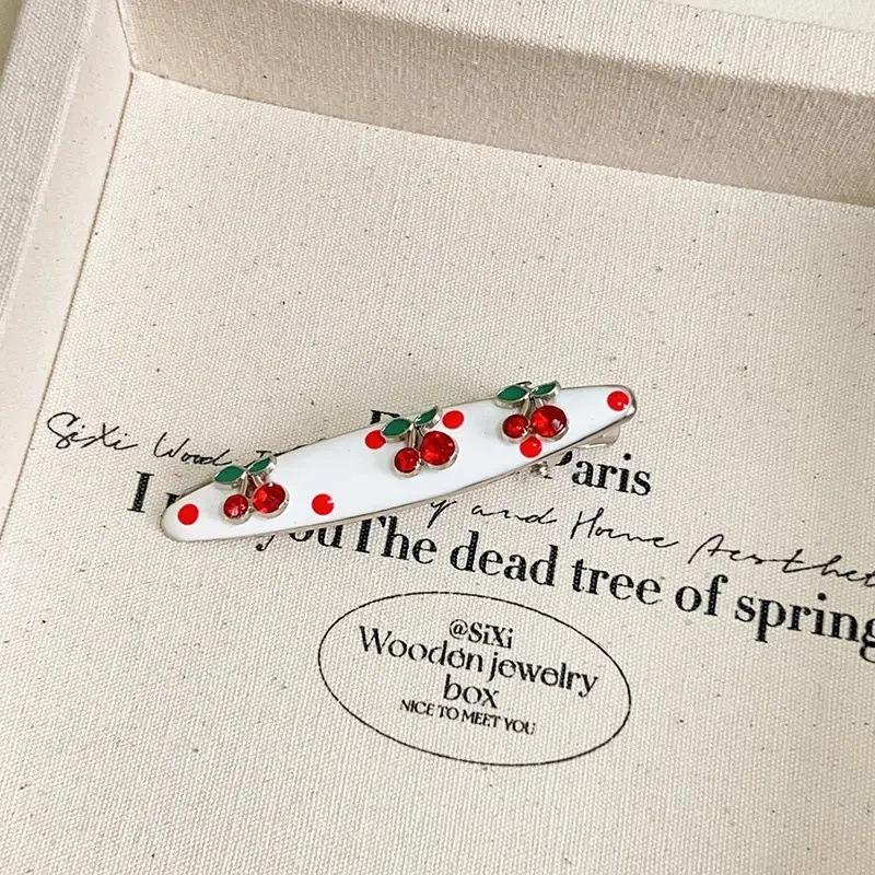 

1PC Diamond Metal Red Cherry Hair Clip Sweet Small Exquisite Duckbill Clip Glitter Rhinestone Bangs Side Clip Girls Styling Headwear