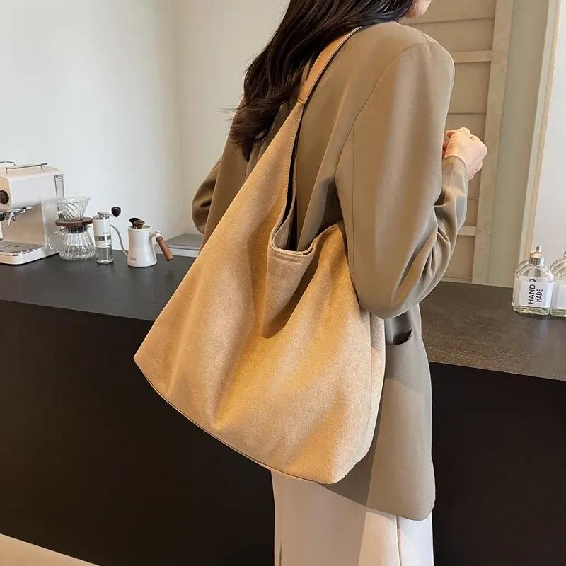 Fashion Big PU Leather Shoulder Bag For Women 2026 Winter Tend Female Simple Underarm Hobo Bag Handbags And Purses
