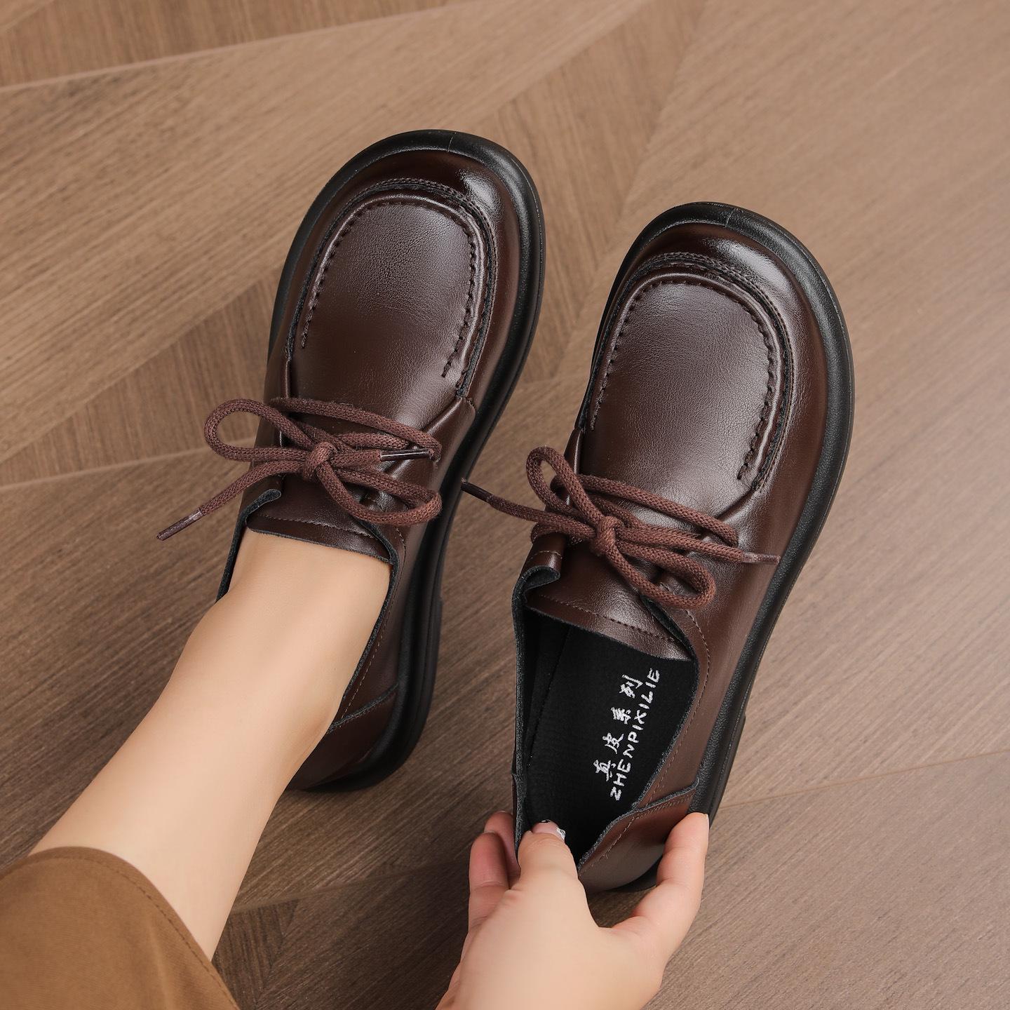 

Жіноче повсякденне взуття з натуральної шкіри на м якій підошві - Нековзне, зручне, одинарне взуття для весни та осені. 41 коричневий