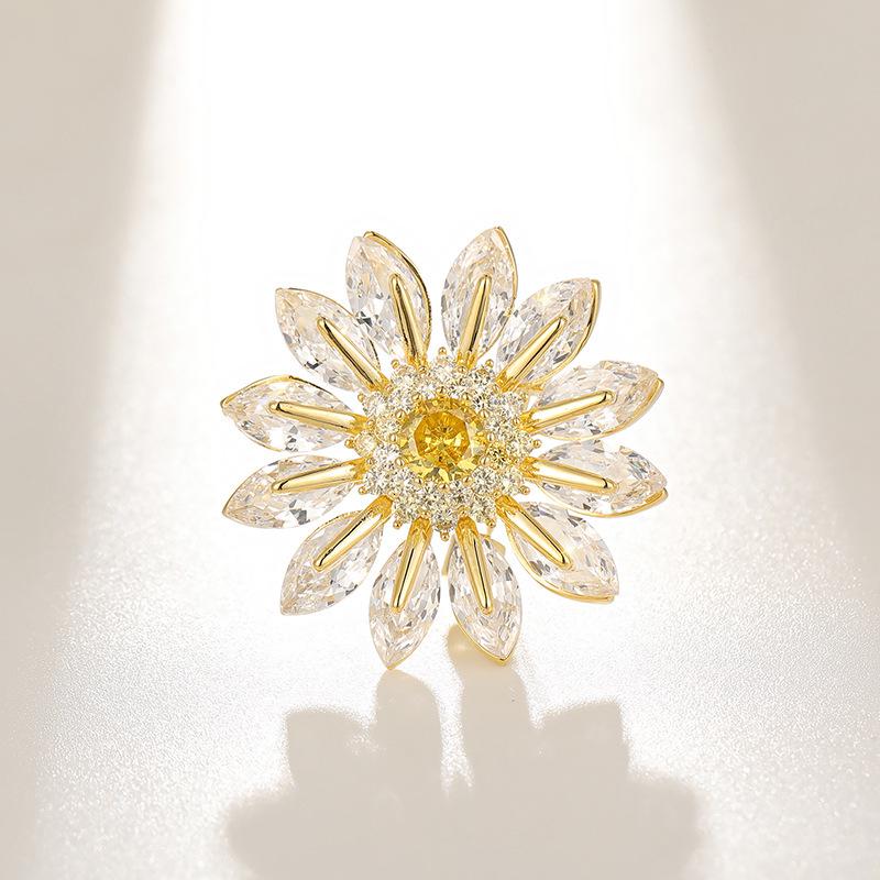 Exquisite Sunflower Brooch - Women's Fashion Niche Pin & Gift Corsage