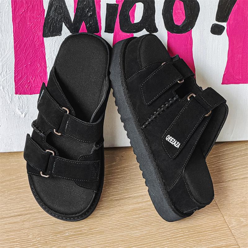 Sommarrutschkor för män med tjock sula Ny mode Halkfria vardagstofflor Inomhus Utomhus Strand Sandaler Street Style Herr Halvtofflor
