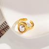 Anello da Donna Ying Tai in Oro 18K: Acciaio Inossidabile Titanio, Perla Sintetica, Geometrico, Lucidatura Speculare, Inalterabile.