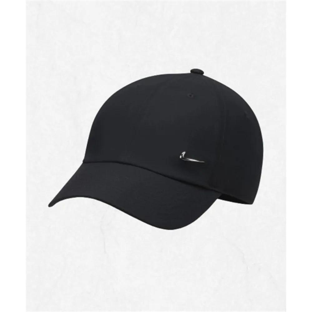 NIKE Dri-FIT Club Unstructured Metal Swoosh Cap - Black: Metallic Silver FB5372-010 2500707 M/L