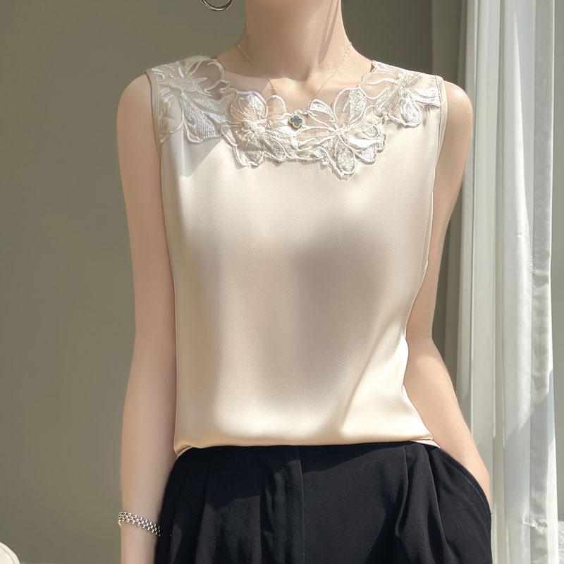 

2024 Элегантный французский атласный кружевной топ-майка без рукавов для женщин L 105-115 Jin