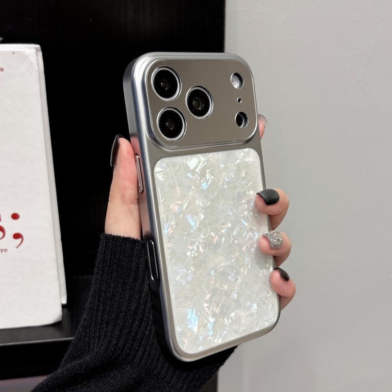 

Transforms iPhone 17 with a drip glue texture, 17 large windows, and a drop-proof hard case for Apple 16 Pro Max. iPhone 17 Pro Max белый