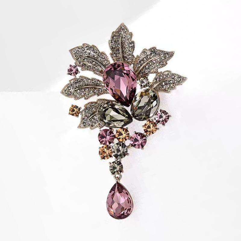 

Retro Bodhi Leaf Brooch, High-end Women s Elegant Crystal Brooch, Luxurious and Sophisticated Brooch