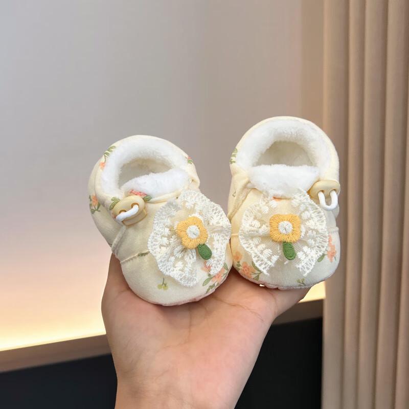 Baby Girls' Velvet Cotton Shoes: Soft Sole, Elastic Band, Non-Slip Shoe Covers for Autumn/Winter (0-1 Year)