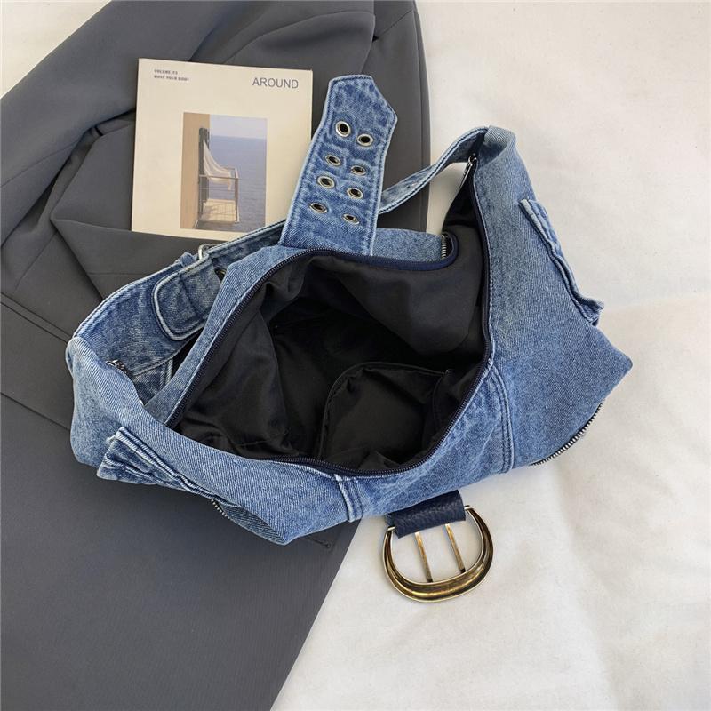 Lässige Denim-Hobo-Tasche mit Metallschnalle und Reißverschluss-Details