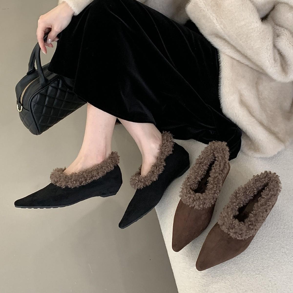 

Mao Mao shoes 2025 autumn and winter new low-heeled deep-mouth low-top shoes versatile pointed matte single shoes wool roll cotton ladyshoes 39 чорний