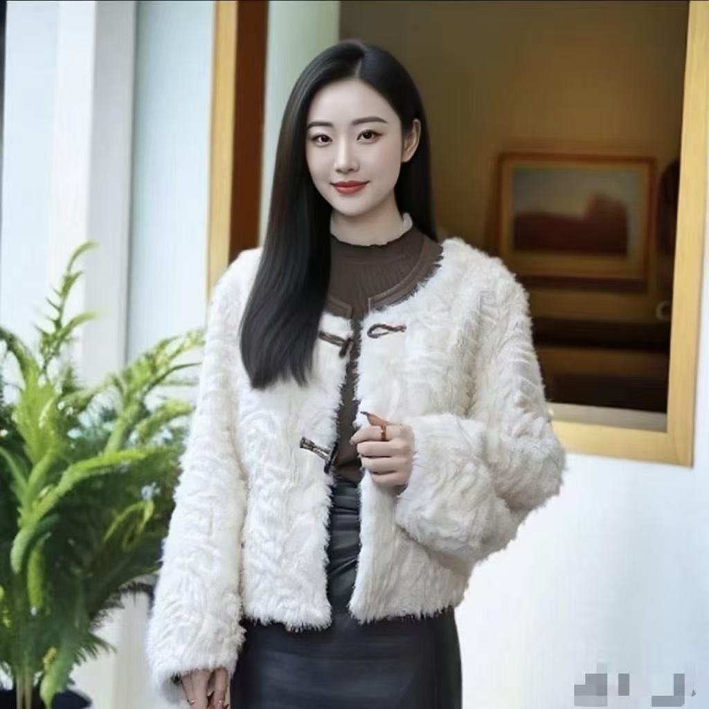 New high-end women's clothing imported small foreign hair round neck fur celebrity high sense versatile short coat women