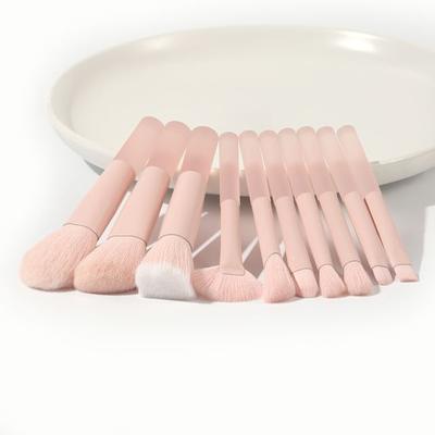מכת יופי - סט של 10: מברשת איפור