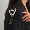 Mode Imitation Perle Quaste Brosche für Damen Mädchen Taille schmaler verstellbarer Rock Anti-Rutsch Metallstift Befestigt Kleidung Schmuck
