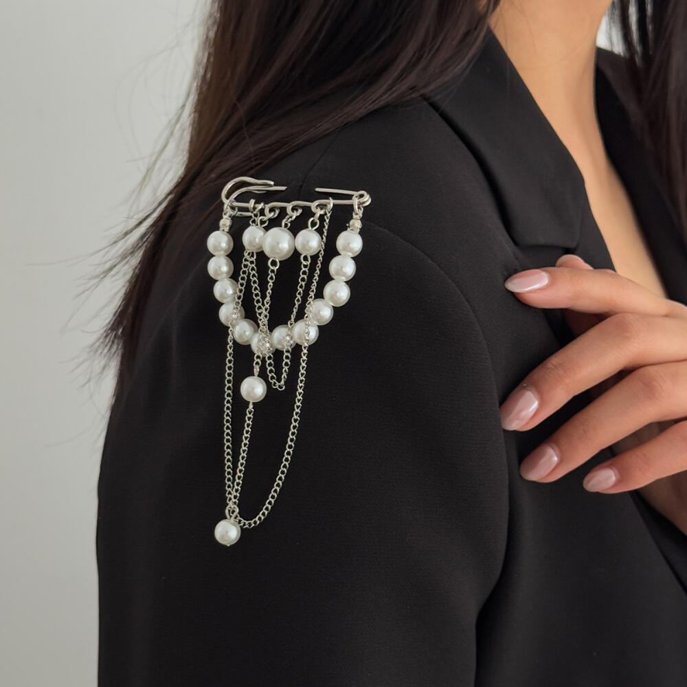 Fashion Imitation Pearl Tassel Brooch for Women Girls Waist Cinching Adjustable Skirt Anti-Slip Metal Pin Fixed Clothes Jewelry
