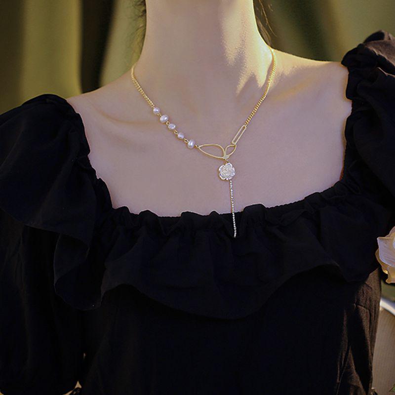 

Vintage Baroque Pearl & Camellia Butterfly Choker Necklace for Women