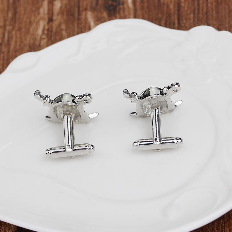 Personality Pirate Skull Cufflinks Silver Tone Death's Head Shaped Gemelos