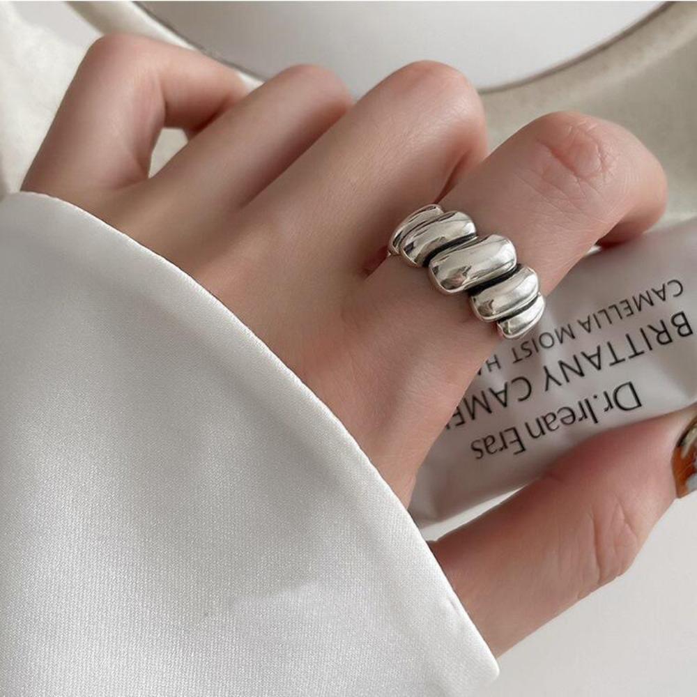 Ring Does Not Fade Niche Design Ins Opening Female High-end Sense Retro Cold Pearl Shell Versatile Irregular