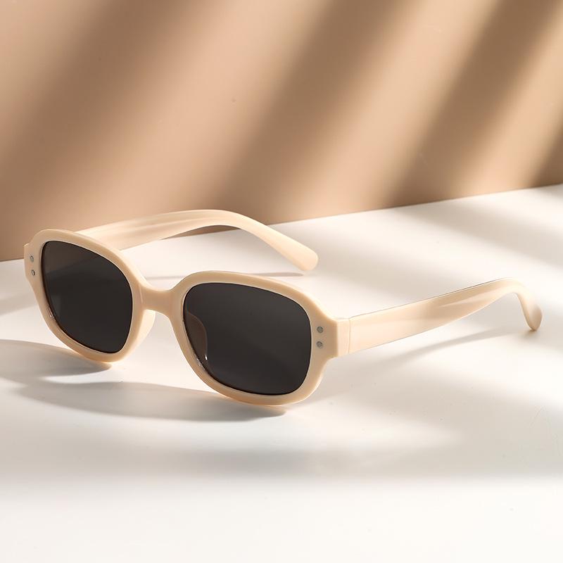 High-End Japanese Oval Sunglasses: Retro European/American Style for Women with Round Faces