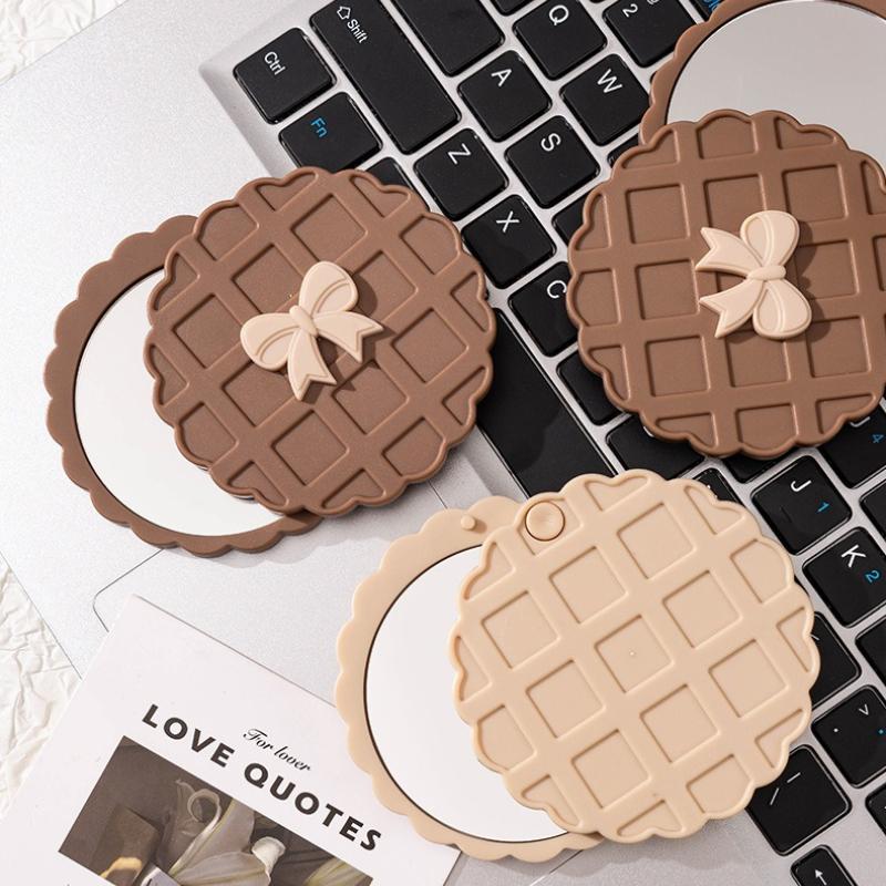 New Small Tulip Folding Mirror for Women's Desktop Stand Up Makeup Small Mirror Portable Mirror