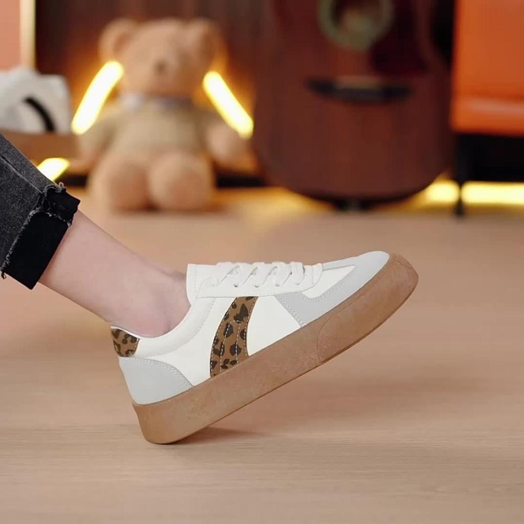 Suitable for All Seasons  Fashion Versatile White Shoes Lightweight, Casual, Comfortable Thick Bottom with Increased Height for Outdoor Hiking Wear