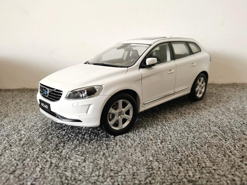 

Official Volvo 1:18 Scale Alloy Car Models - XC60, XC90, S60L, Die-Cast with Factory Metallic Paint, Collector s Display Model