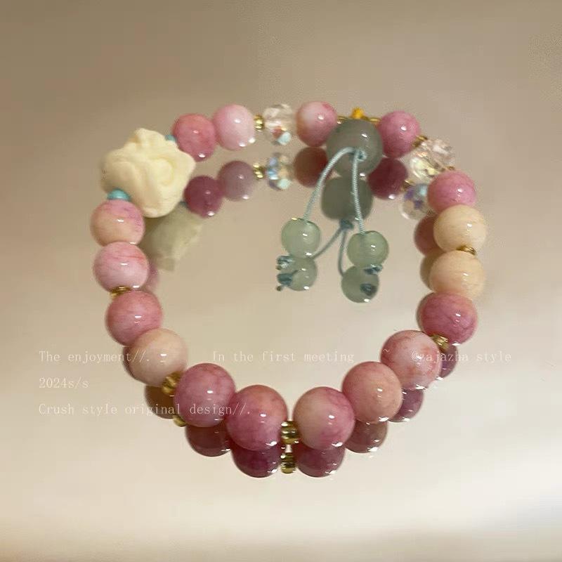 Trendy Cat Bracelet: Sweet & Cool Sandalwood Jewelry for Women