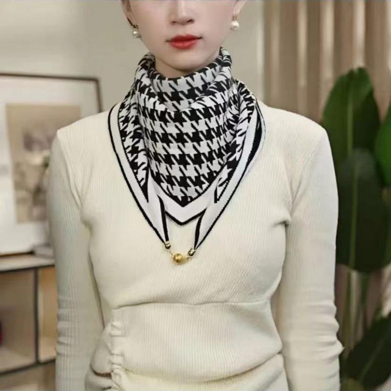 Elegant Women's Knitted Magnetic Buckle Triangle Scarf and Neck Warmer
