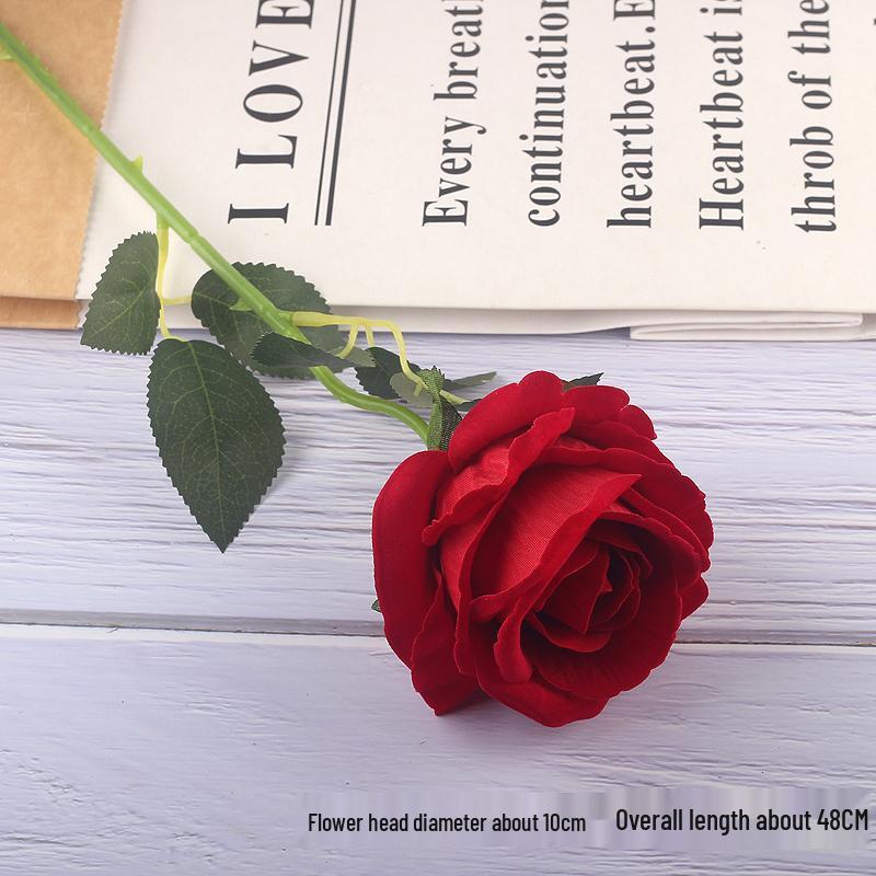 Luxury Silk Rose Arrangement for Valentine's Day - Elegant Artificial Flowers for Living Room Decor.
