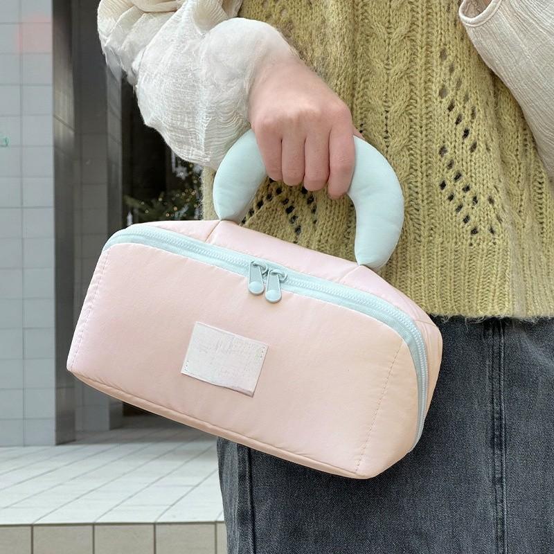 Large Capacity Nylon Organizer With Waterproof Design For Beauty And Travel Use