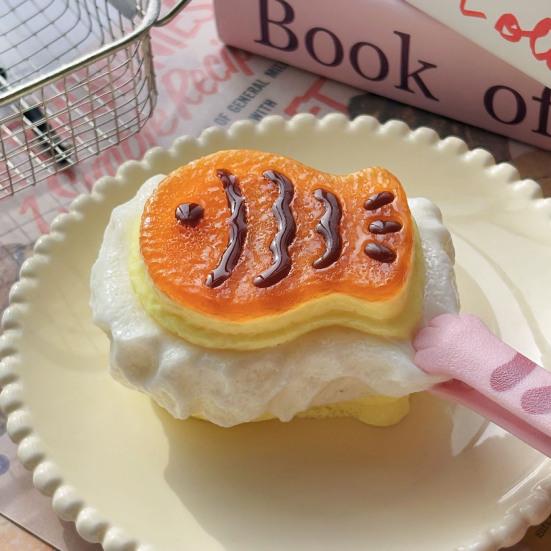 Taiyaki Squeeze Toy Stress Relief Fidget Toy Ultra-Realistic Dessert Food Sticky Squeeze Toys for Kids