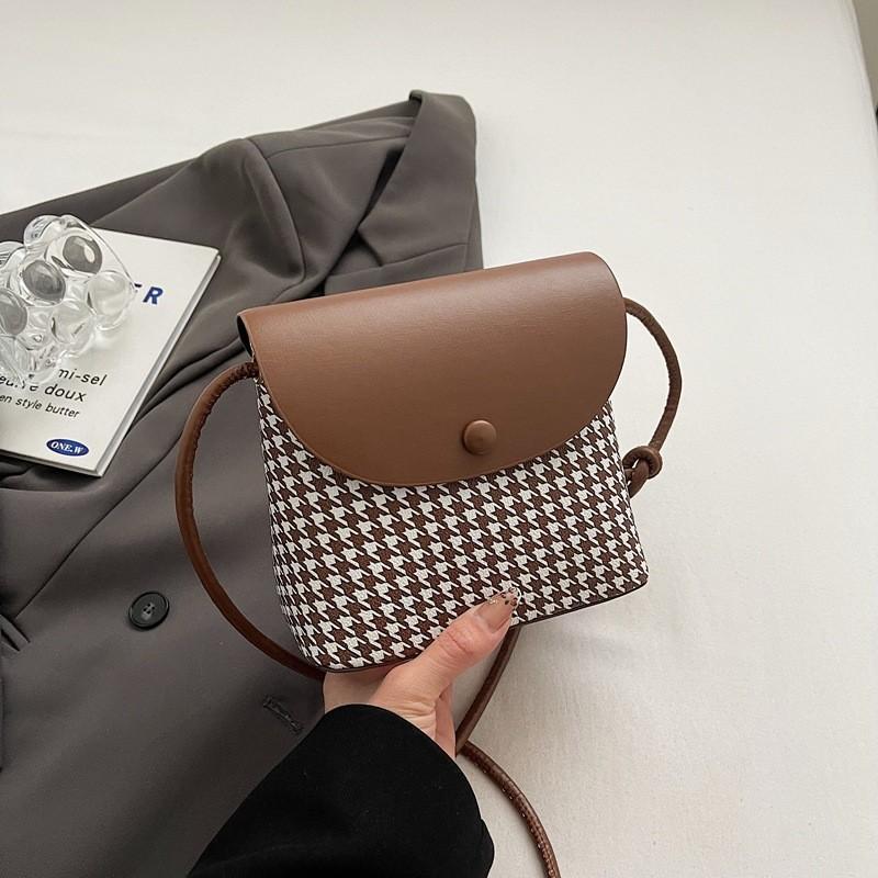 

Chic And Trendy Small Square Pu Crossbody Bag For Women In Black Pink Brown Colors StyleD
