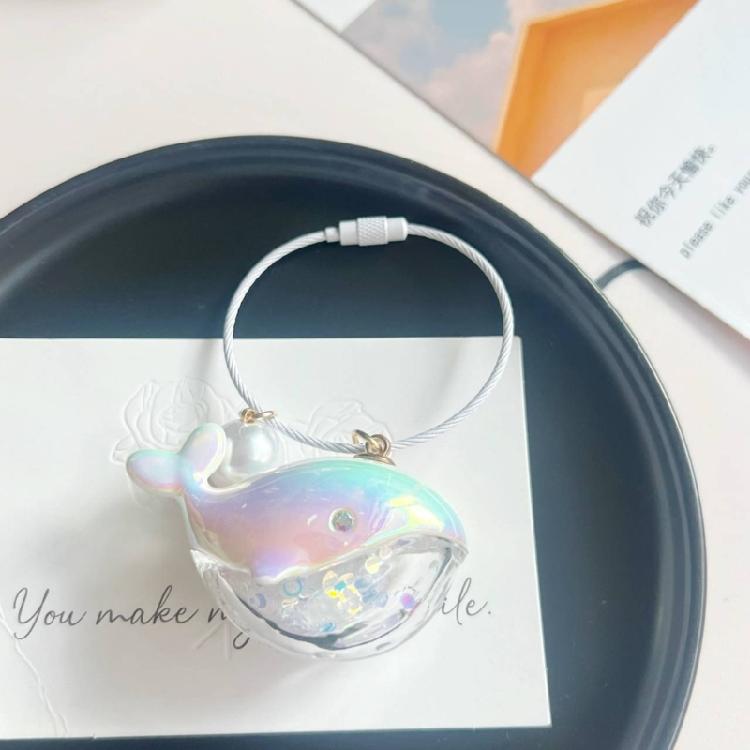 Pack of 2 Whale Keychains Bag Pendant Backpack Pendant Acrylic Texture Suitable for Couples and Individual Style