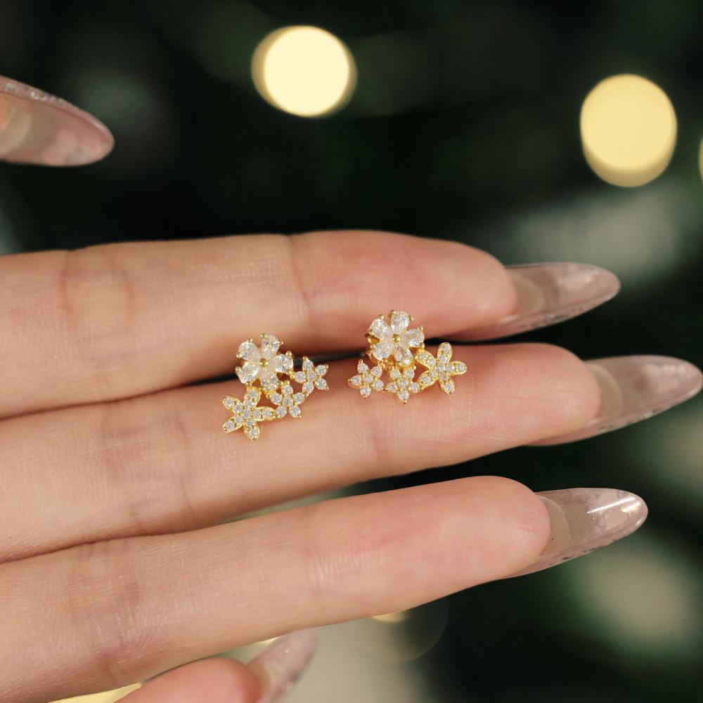 Minority Design S925 Sterling Silver Snowflake Zircon Earrings for Women