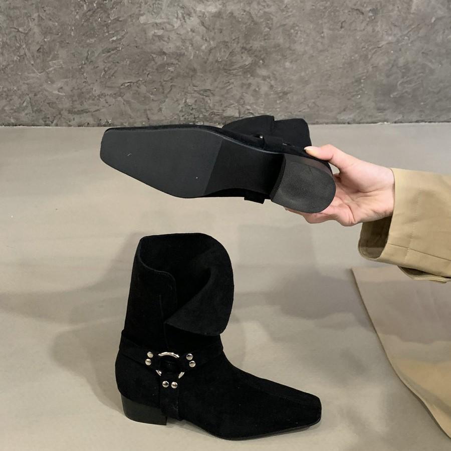 

2025 new European and American small square head metal buckle thick heel short boots women s fashion suede western boots medium boots short boots 39 темно-коричневого