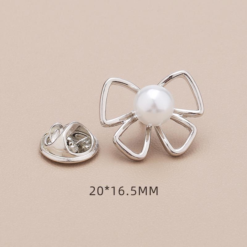 High-End No-Sew Clover Bow Brooch for Shirt Collars