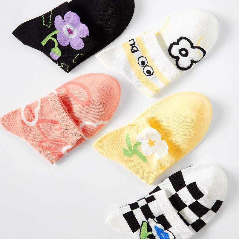 5 Pairs of Women's Autumn Thin Sports Design Sense of Mid Tube Socks