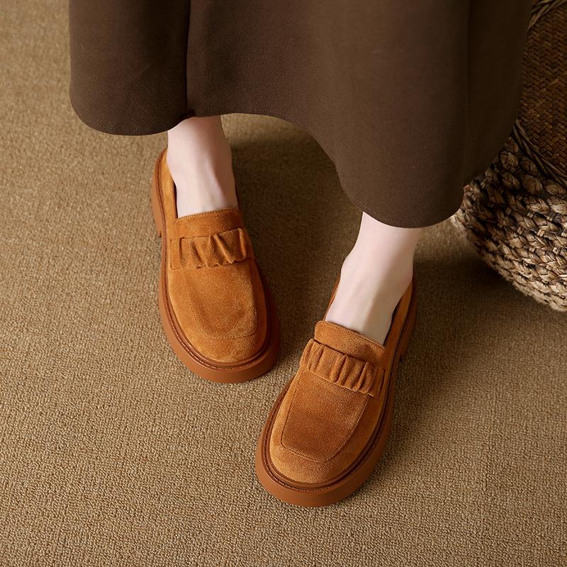 

Spring new Korean version of fashion round head one pedal thick heel fashion casual large size women s deep mouth suede butterfly 40 жёлтый