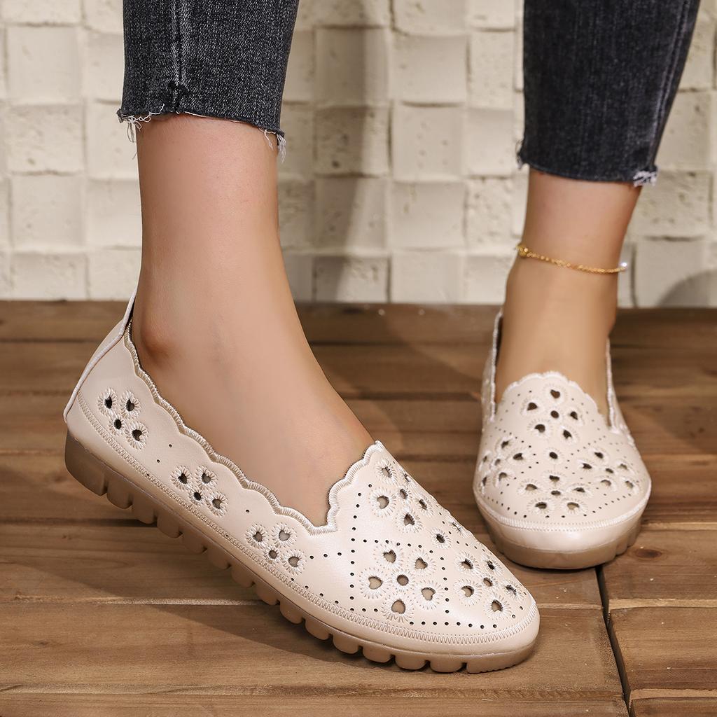 Fashion 2025 New Women Flat Loafers Summer Lady Hollow Out Women Shoes Soft Leather Round Toe Flat Sneakers Women Zapatos De Mujer